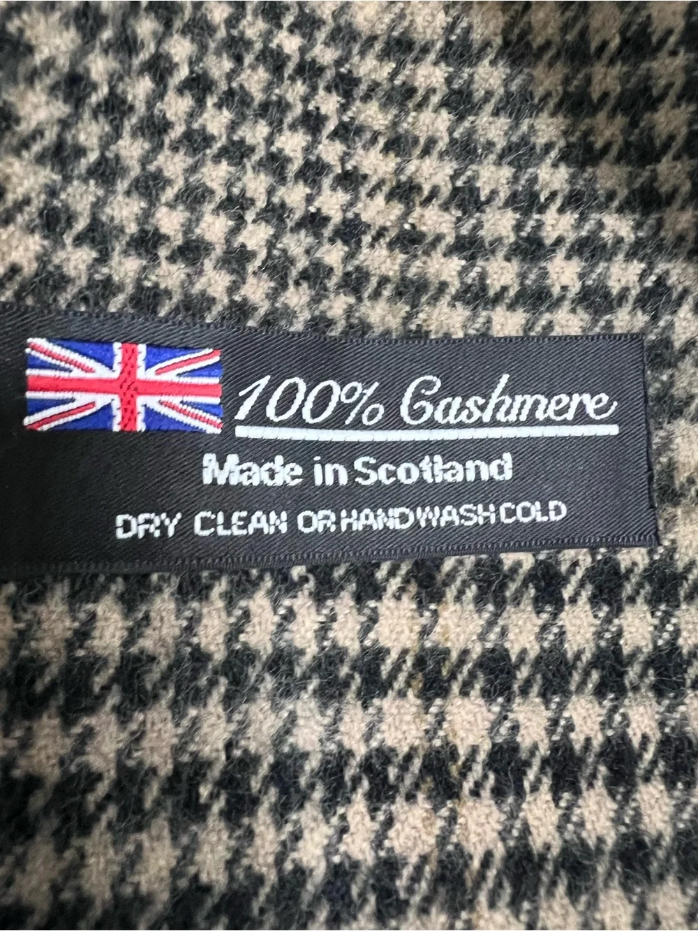 Classic Houndstooth Fringe Shawl Scarf 100% cashmere made in Scotland Neutral
